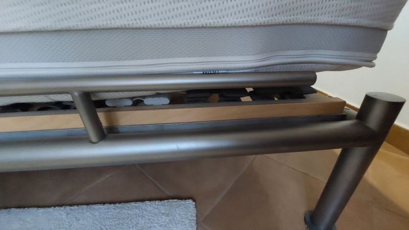 Bett aus Edelstahl,  Sonderanfertigung