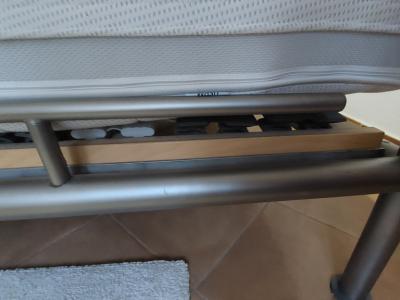 Bett aus Edelstahl,  Sonderanfertigung