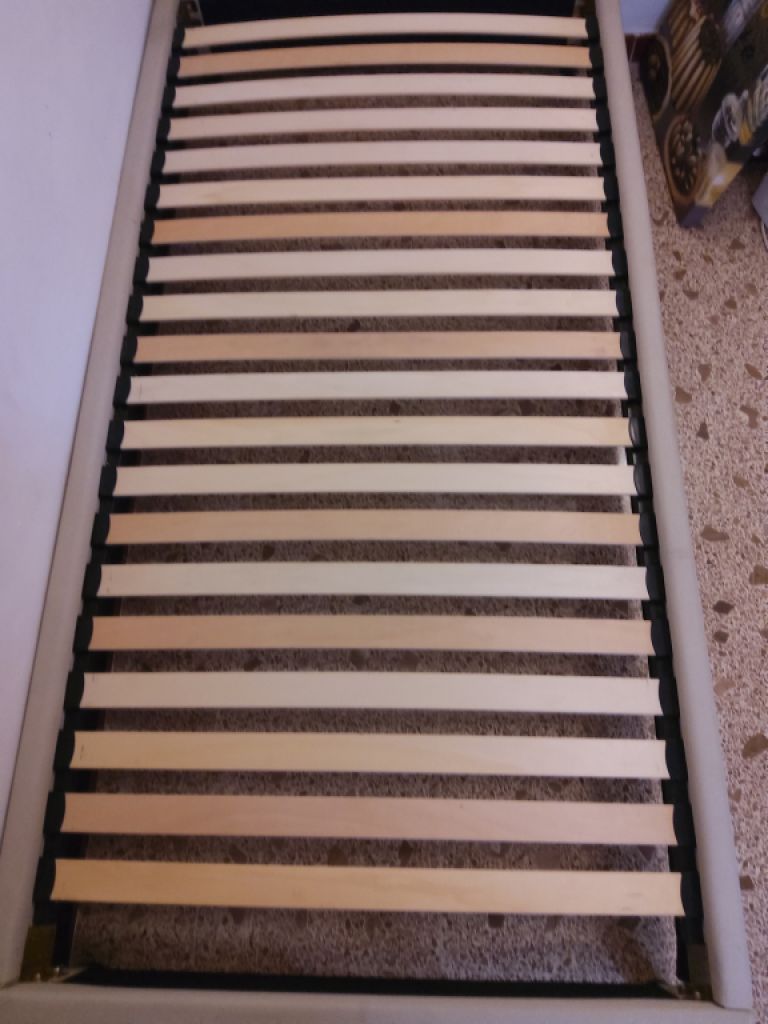 Cama con colchón 90 x 190