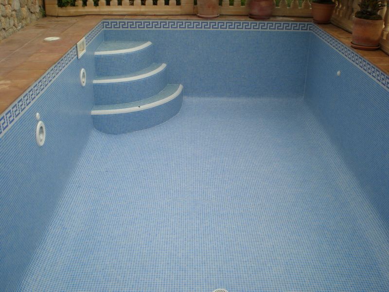 Biete Poolreinigung im Südosten an...