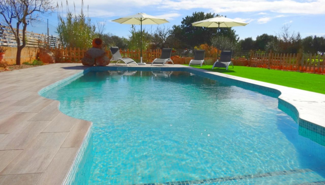 Biete Poolreinigung im Südosten an...