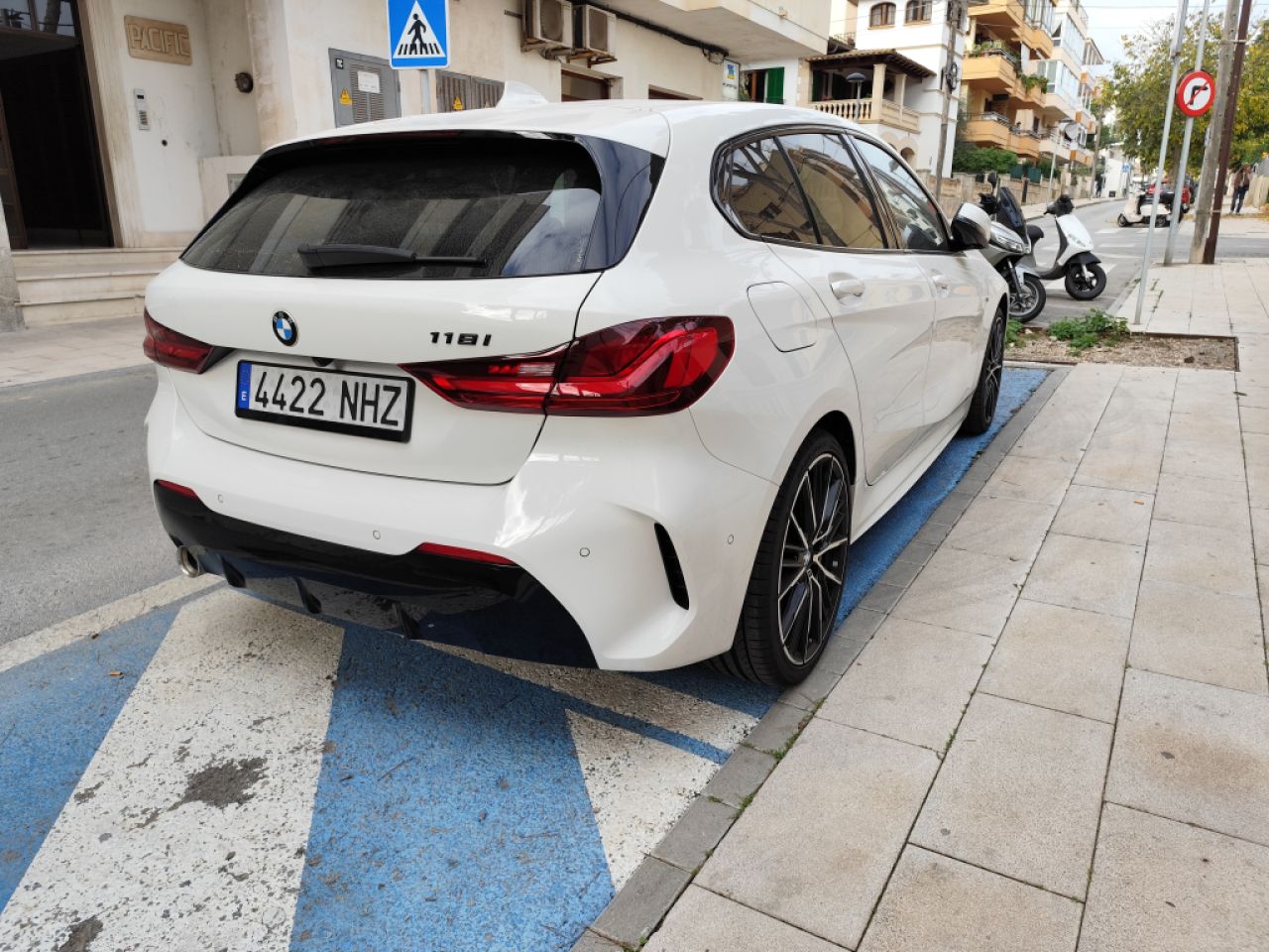 BMW F40 118i Automático