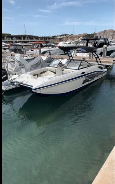 Boot Starcraft SCX 250 –Liegeplatz in Port Adriano