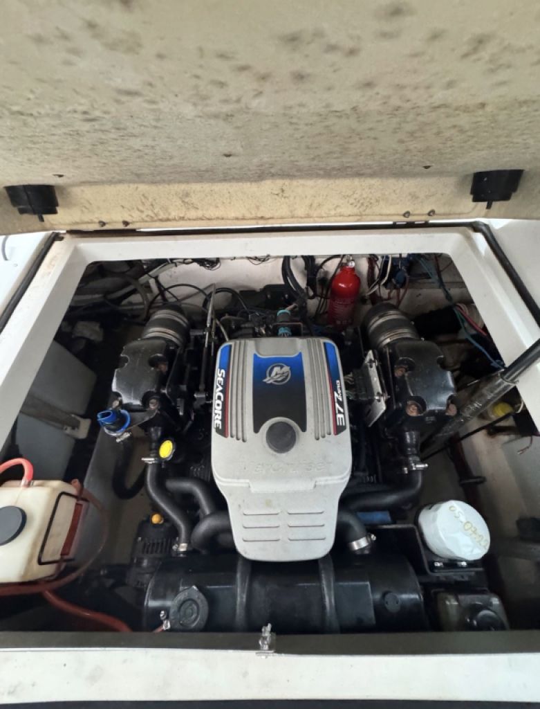 Boot Starcraft SCX 250 –Liegeplatz in Port Adriano