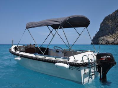 Alquiler de barcos Alcudia Silver Yacht 15PS 6PAX todo incluido