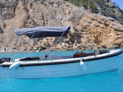 Alquiler de barcos Alcudia Silver Yacht 15PS 6PAX todo incluido