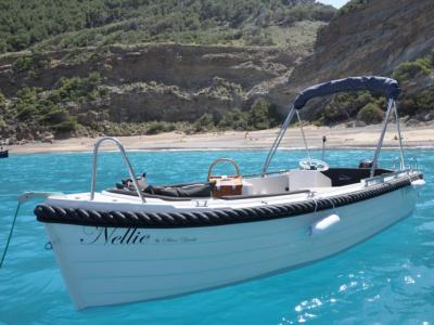 Alquiler de barcos Alcudia Silver Yacht 15PS 6PAX todo incluido