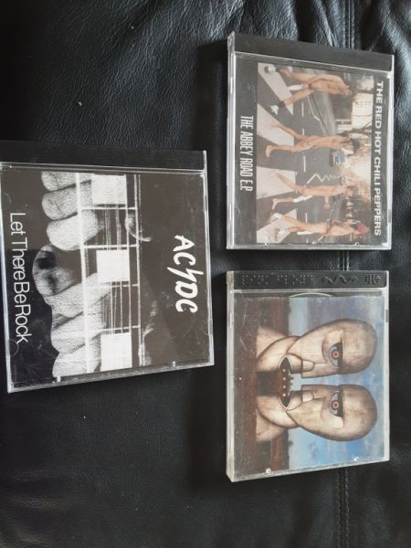 CDs de diversos intérpretes