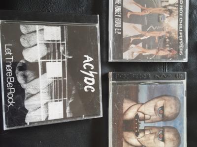 CDs de diversos intérpretes