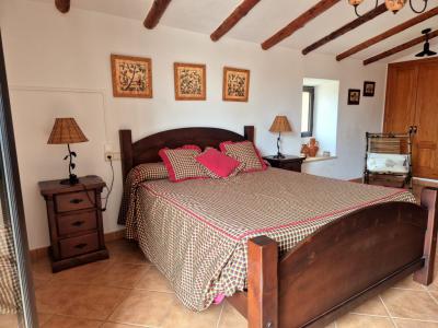 Charming Rustic House with Pool – Temporary Winter Rental