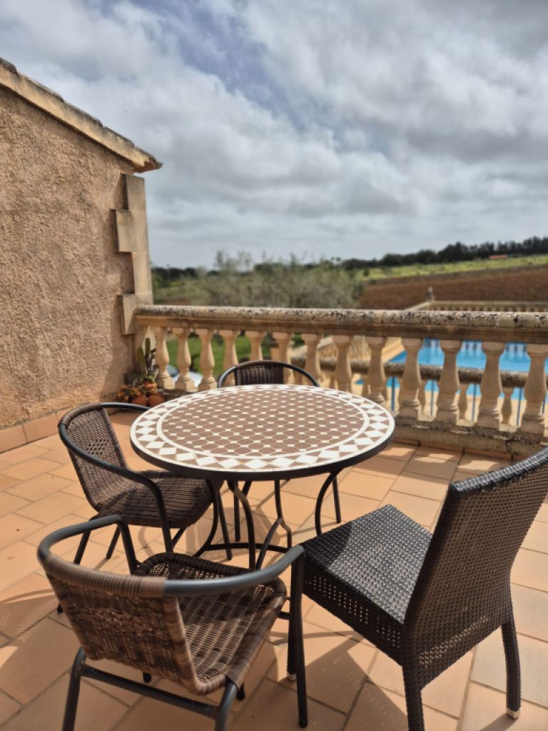 Charming Rustic House with Pool – Temporary Winter Rental