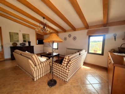 Charming Rustic House with Pool – Temporary Winter Rental