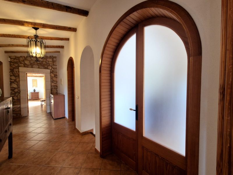 Charming Rustic House with Pool – Temporary Winter Rental