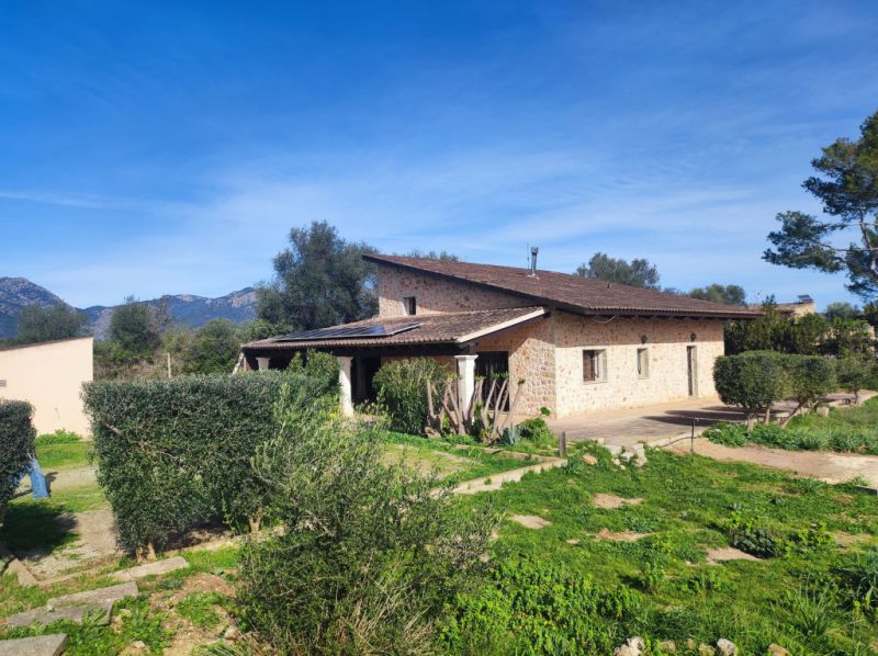 Charmantes Landhaus aus Stein auf großem Grundstück im Raum Inca
