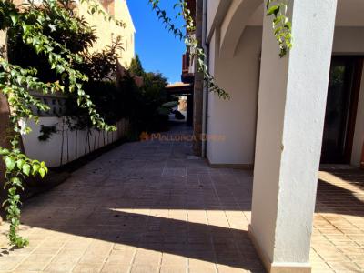 Charmantes Reihenhaus in der besten Wohngegend von Porto Cristo