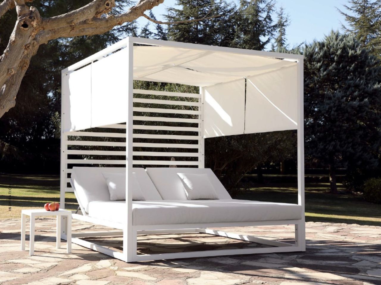 Sofá cama Chill (NUEVO), modelo exposición 195x195x195cm