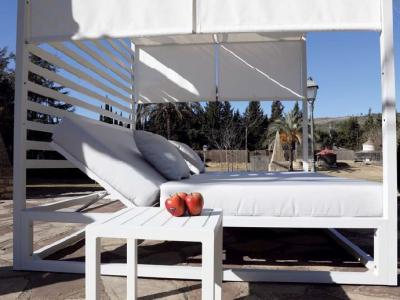 Chill Daybed (NEU), Ausstellungsmodell 195x195x195cm