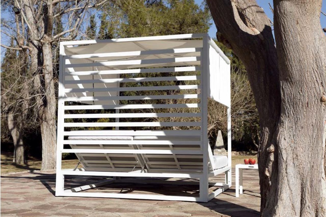 Chill Daybed (NEU), Ausstellungsmodell 195x195x195cm