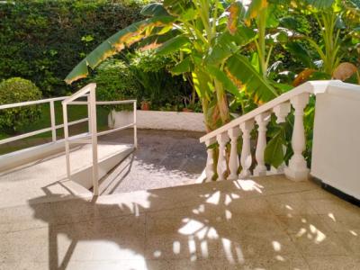 COSTA DE LA CALMA: Komplett sanierte ERDGESCHOSS-WOHNUNG mit 1 SZ in ruhiger Hausgemeinschaft