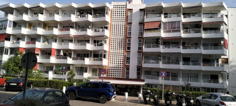 COSTA DE LA CALMA (SANTA PONSA): Renovierungsbedürftiges Studio fussläufig zum Strand