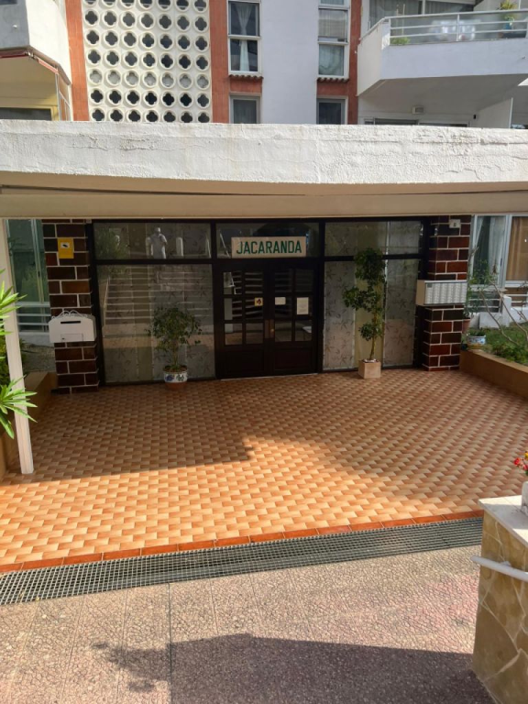 COSTA DE LA CALMA (SANTA PONSA): Renovierungsbedürftiges Studio fussläufig zum Strand