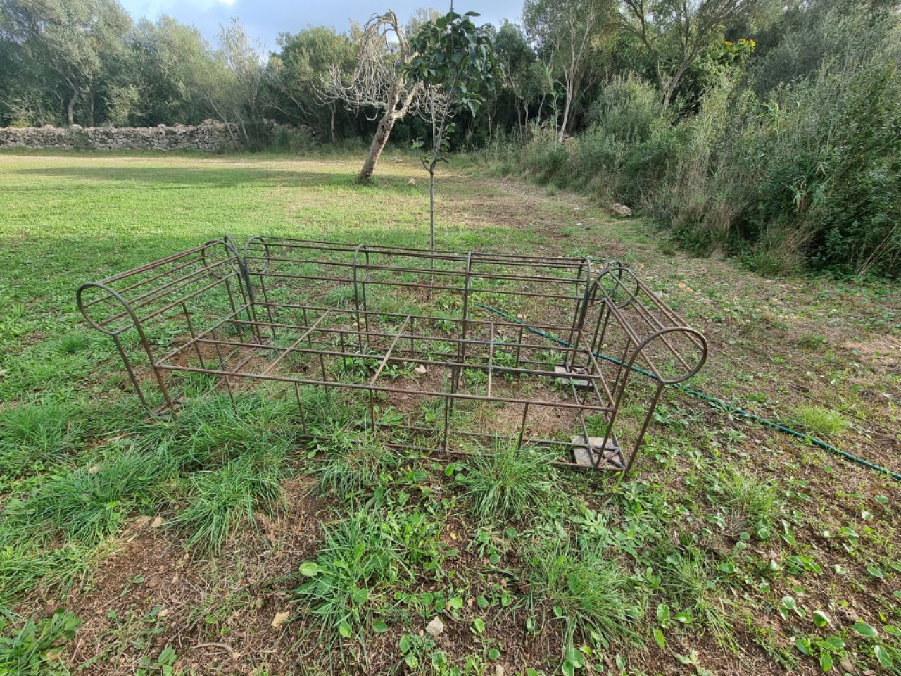 Sofá sofá de hierro forjado para terraza o jardín