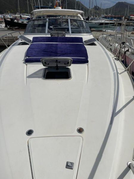 Cranchi Mediterranee yate a motor de 12 metros con camarote 2 Volvo Diesel