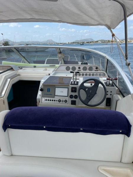 Cranchi Mediterranee yate a motor de 12 metros con camarote 2 Volvo Diesel