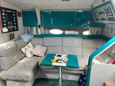 Cranchi Mediterranee yate a motor de 12 metros con camarote 2 Volvo Diesel