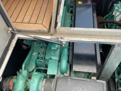 Cranchi Mediterranee yate a motor de 12 metros con camarote 2 Volvo Diesel