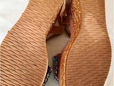 Damen-Keilsandaletten, mit Strasssteinen verziert, Größe 38, Marke Alma en Pena