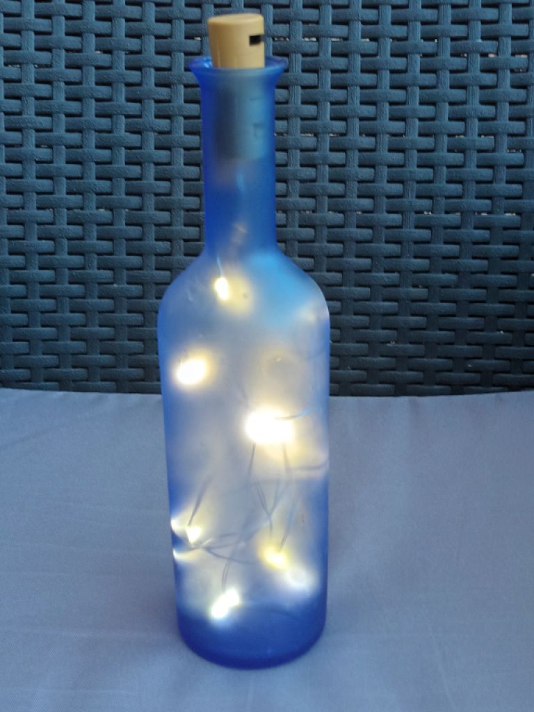 Deko für  Innen und Aussen: Ausgefallene Lichterflaschen mit Batteriebetrieb