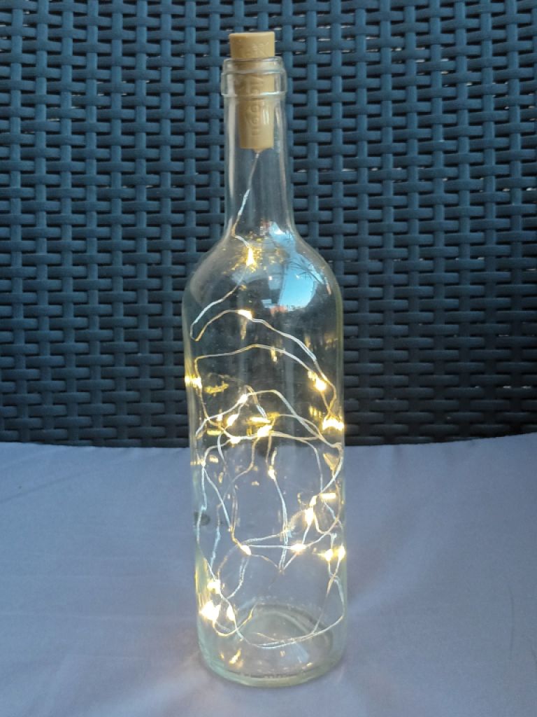 Deko für  Innen und Aussen: Ausgefallene Lichterflaschen mit Batteriebetrieb