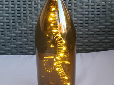 Deko für  Innen und Aussen: Ausgefallene Lichterflaschen mit Batteriebetrieb