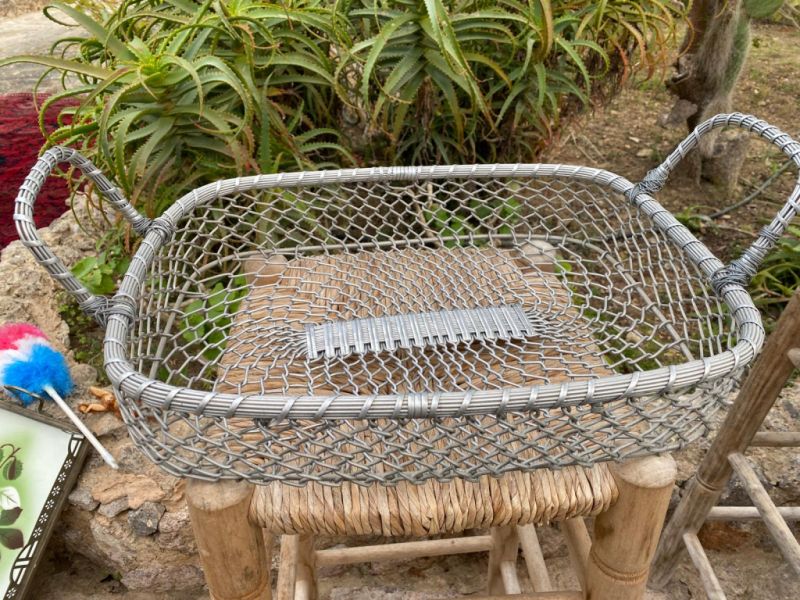 Cesta de fruta decorativa de alambre