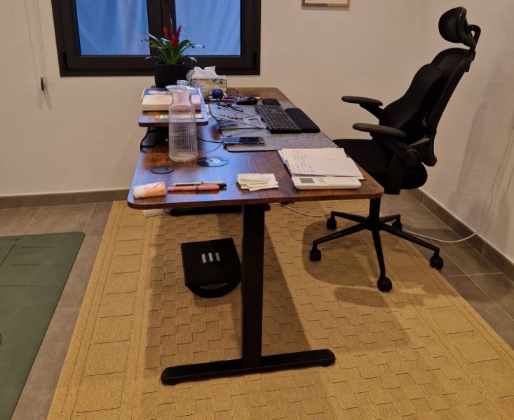 Desktop/ Bürotisch wie neu!