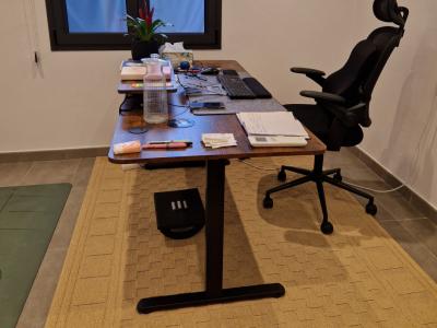 Desktop/ Bürotisch wie neu!