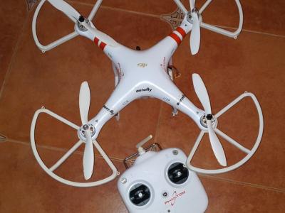 DJI Drohne mit viel Zubehör (siehe Fotos)