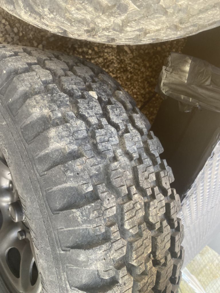 Doppelachs-Anhänger