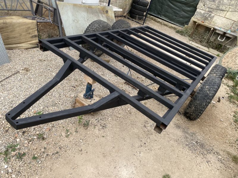 Doppelachs-Anhänger