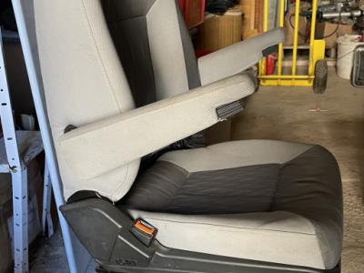Asiento giratorio para Ford Transit en buen estado