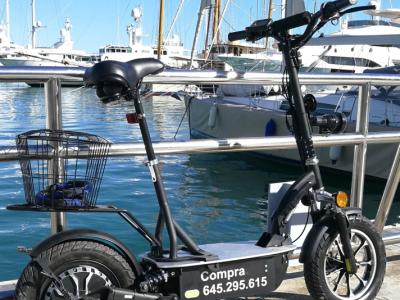 E-scooter "Revoluzzer 2.0 plus" con batería de litio