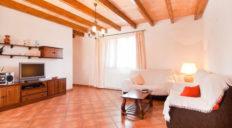 Ground-level finca b is to 8 persons with pool near Campos -- F 35 FZ