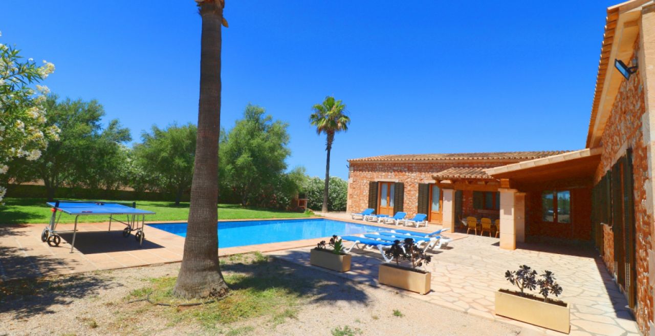 Ground-level finca b is to 8 persons with pool near Campos -- F 35 FZ