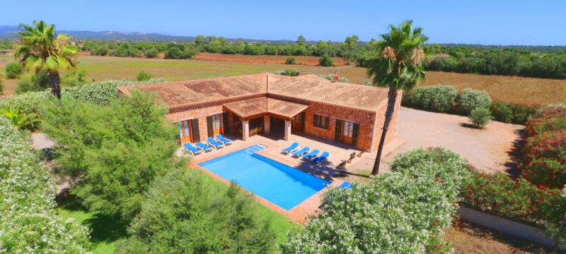 Ground-level finca b is to 8 persons with pool near Campos -- F 35 FZ