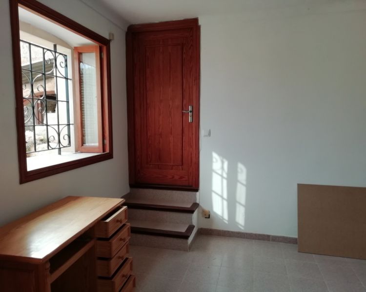 Ebenerdige Finca mit 4 SZ, unmöbliert, Pool, Kamin bei Alqueria Blanca-Santanyi ---F 55