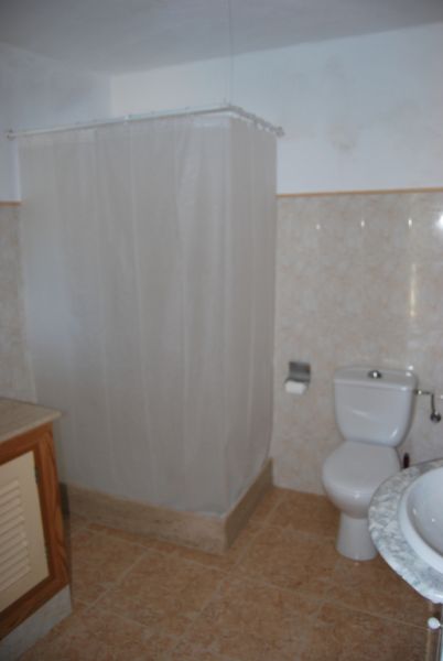 Ebenerdige Finca mit 4 SZ, unmöbliert, Pool, Kamin bei Alqueria Blanca-Santanyi ---F 55