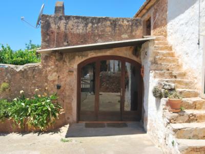 Ebenerdige Finca mit 4 SZ, unmöbliert, Pool, Kamin bei Alqueria Blanca-Santanyi ---F 55