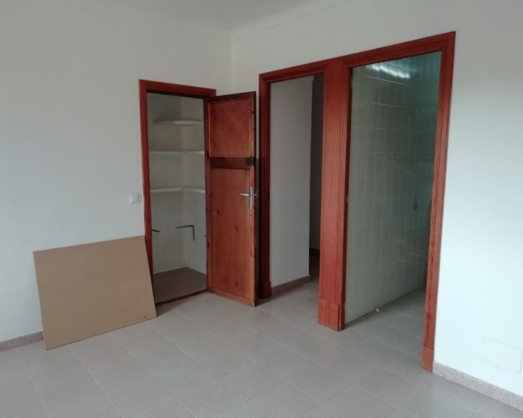 Ebenerdige Finca mit 4 SZ, unmöbliert, Pool, Kamin bei Alqueria Blanca-Santanyi ---F 55