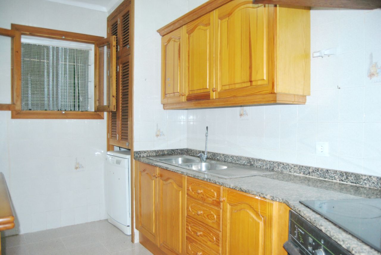 Ebenerdige Finca mit 4 SZ, unmöbliert, Pool, Kamin bei Alqueria Blanca-Santanyi ---F 55